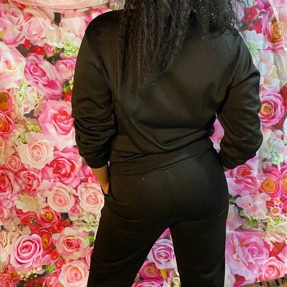 Jogging suit - Picture 3 of 7